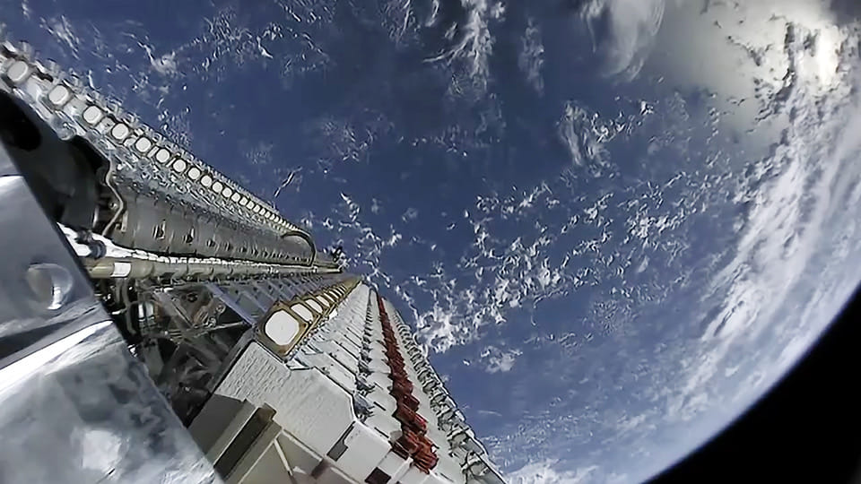 Anatel aprova conexão de satélite direto no celular e abre porta para o Starlink Direct to Cell