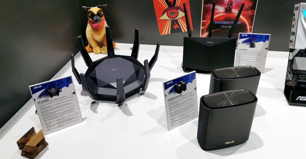Roteadores ASUS expostos em feira
