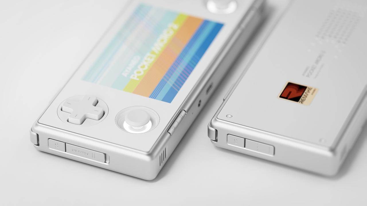 Detalhe dos controles e do D-pad redesenhados do Ayaneo Pocket Micro 2
