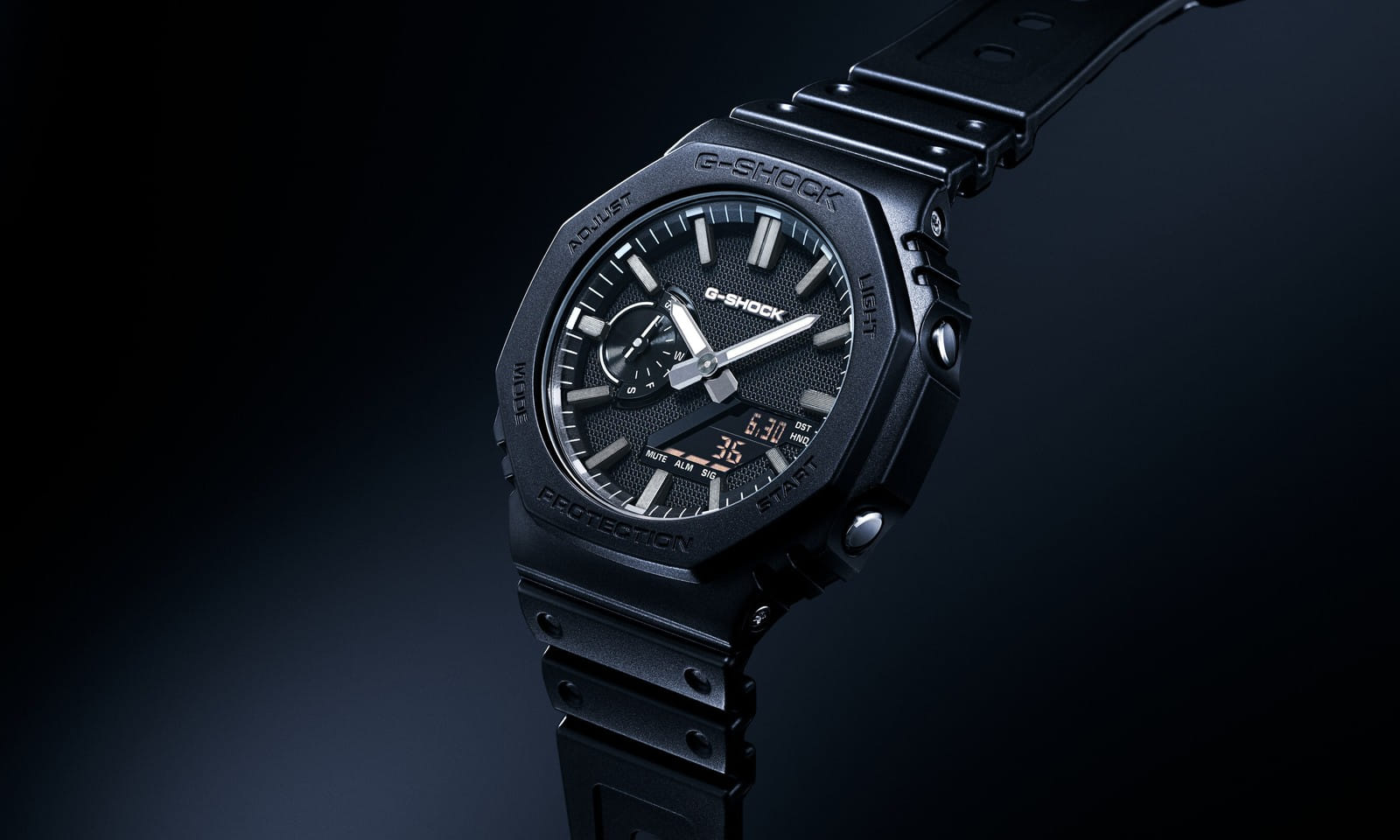 Detalhe do acabamento premium da série Luxe Black, com bisel escurecido e acentos dourados