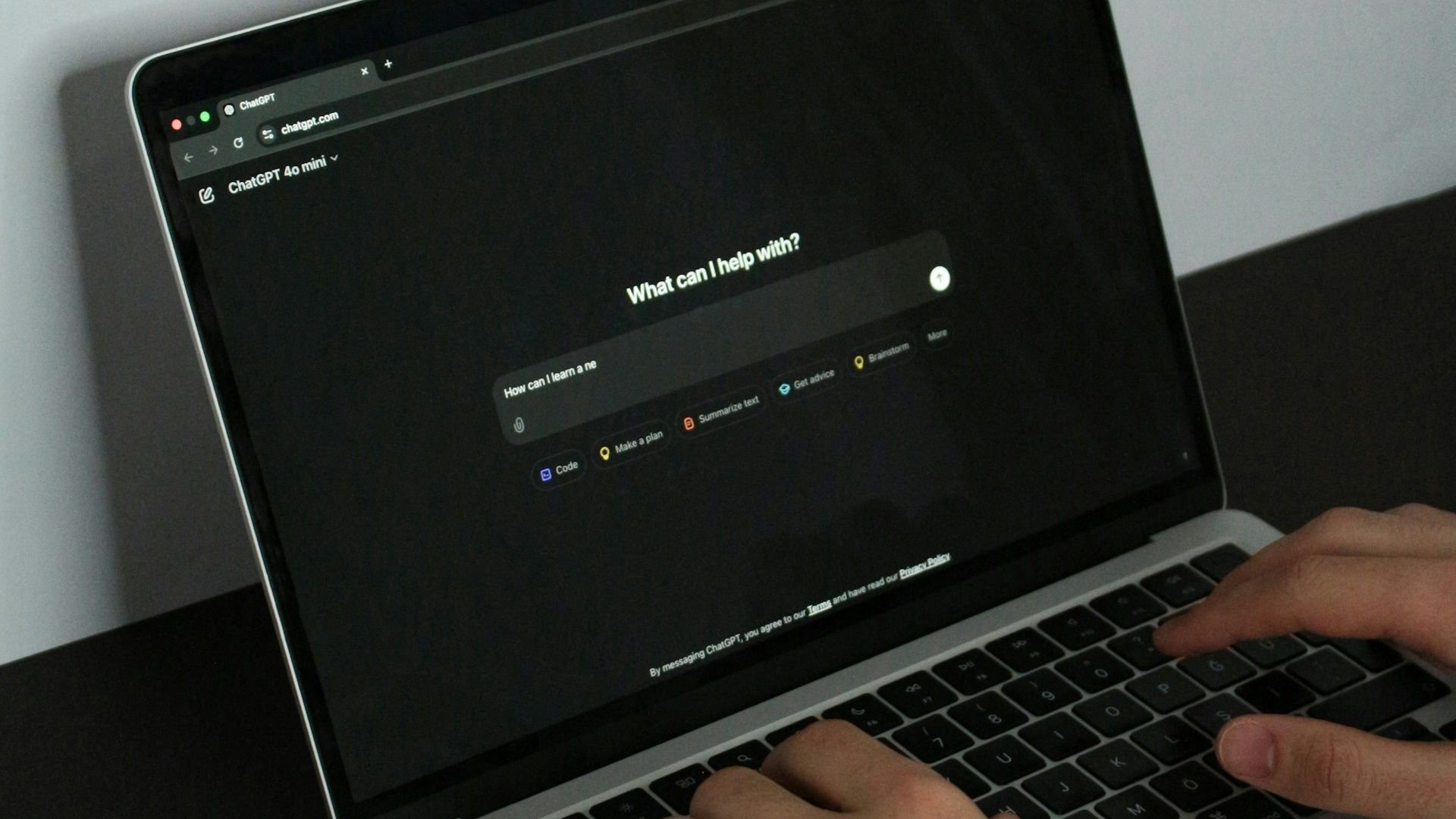 ChatGPT passa a recusar pedidos para imitar o estilo de escritores vivos