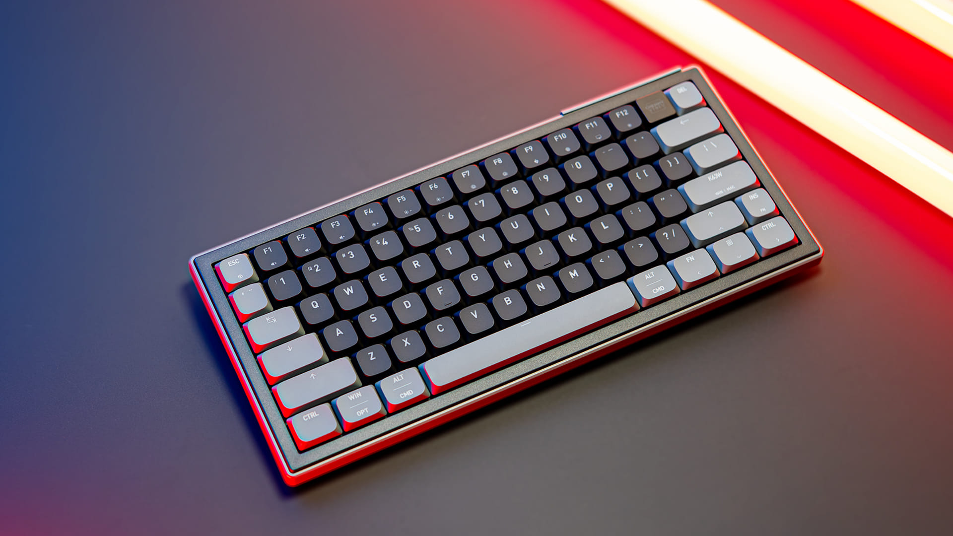 CHERRY XTRFY K63W Pro Compact em uso