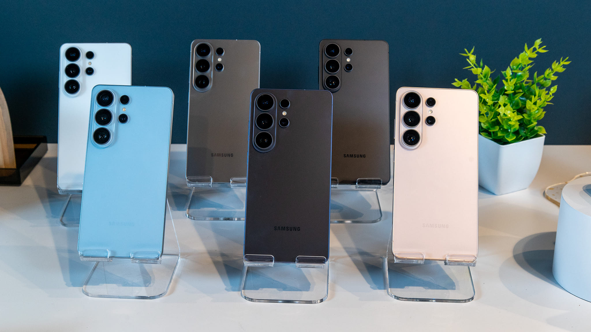 Galaxy S27 Ultra: vazamento aponta quatro cores e rosa claro no lugar do violeta