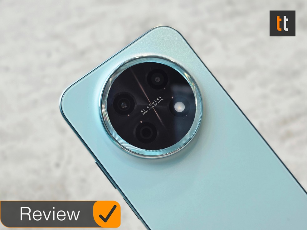 Huawei Nova 15 Max de perfil, destacando a espessura de 7,98 mm