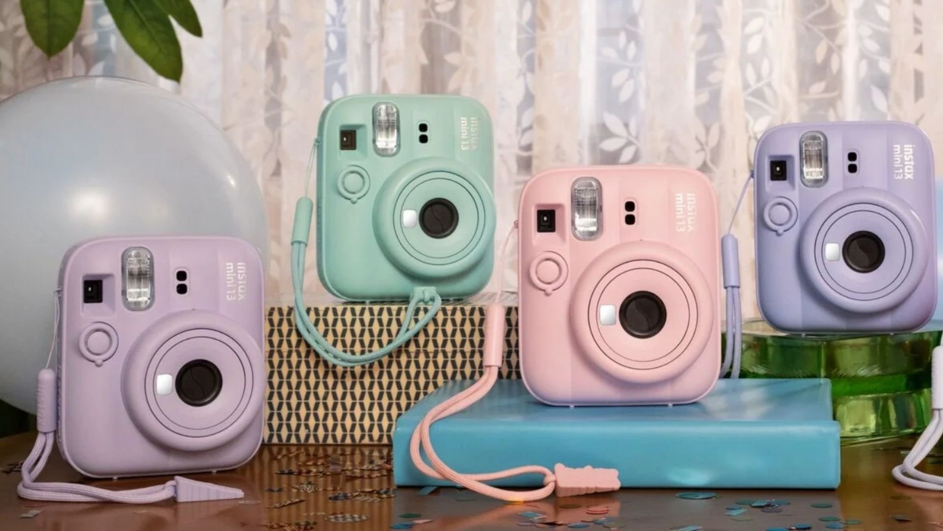 Instax mini 13 chega ao Brasil por R$ 679 com cinco cores e cordão ajustável