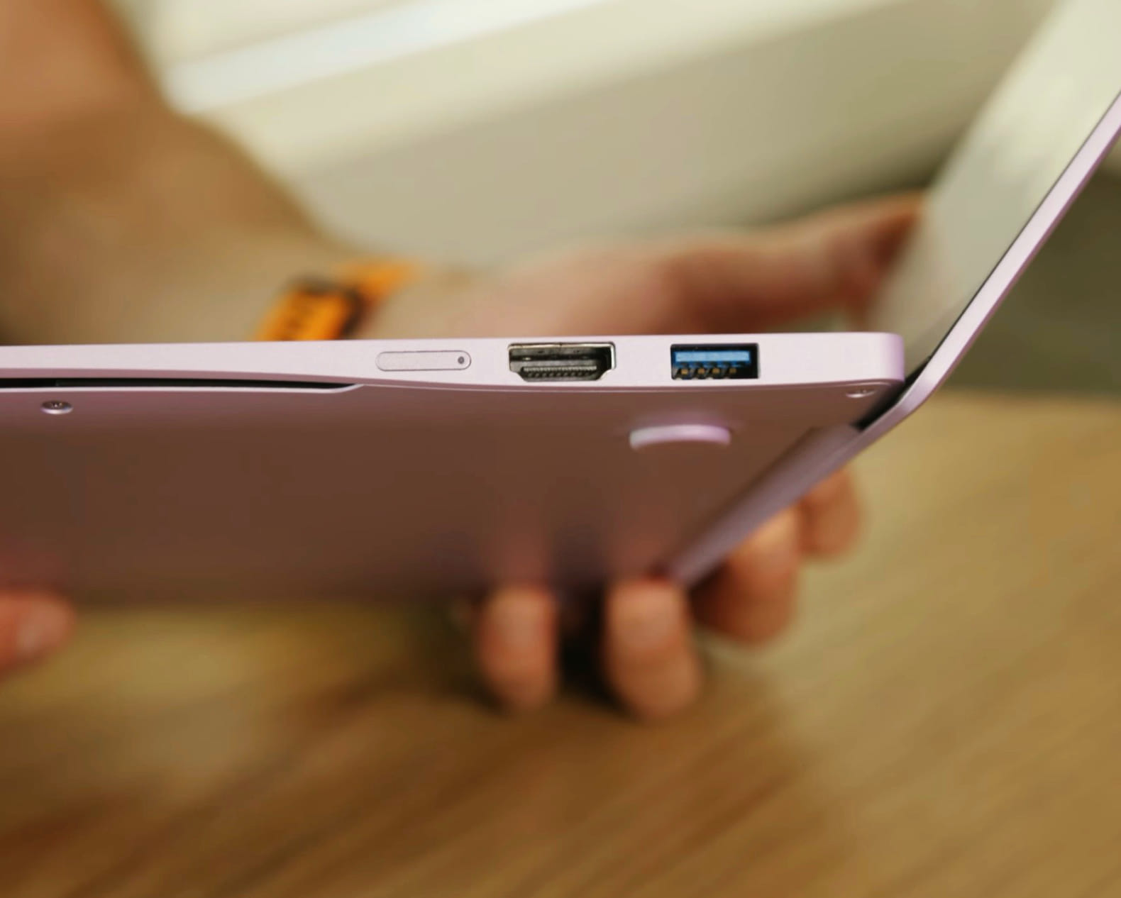 Intel revela o Project Firefly, plano de notebooks finos e baratos contra o MacBook Neo