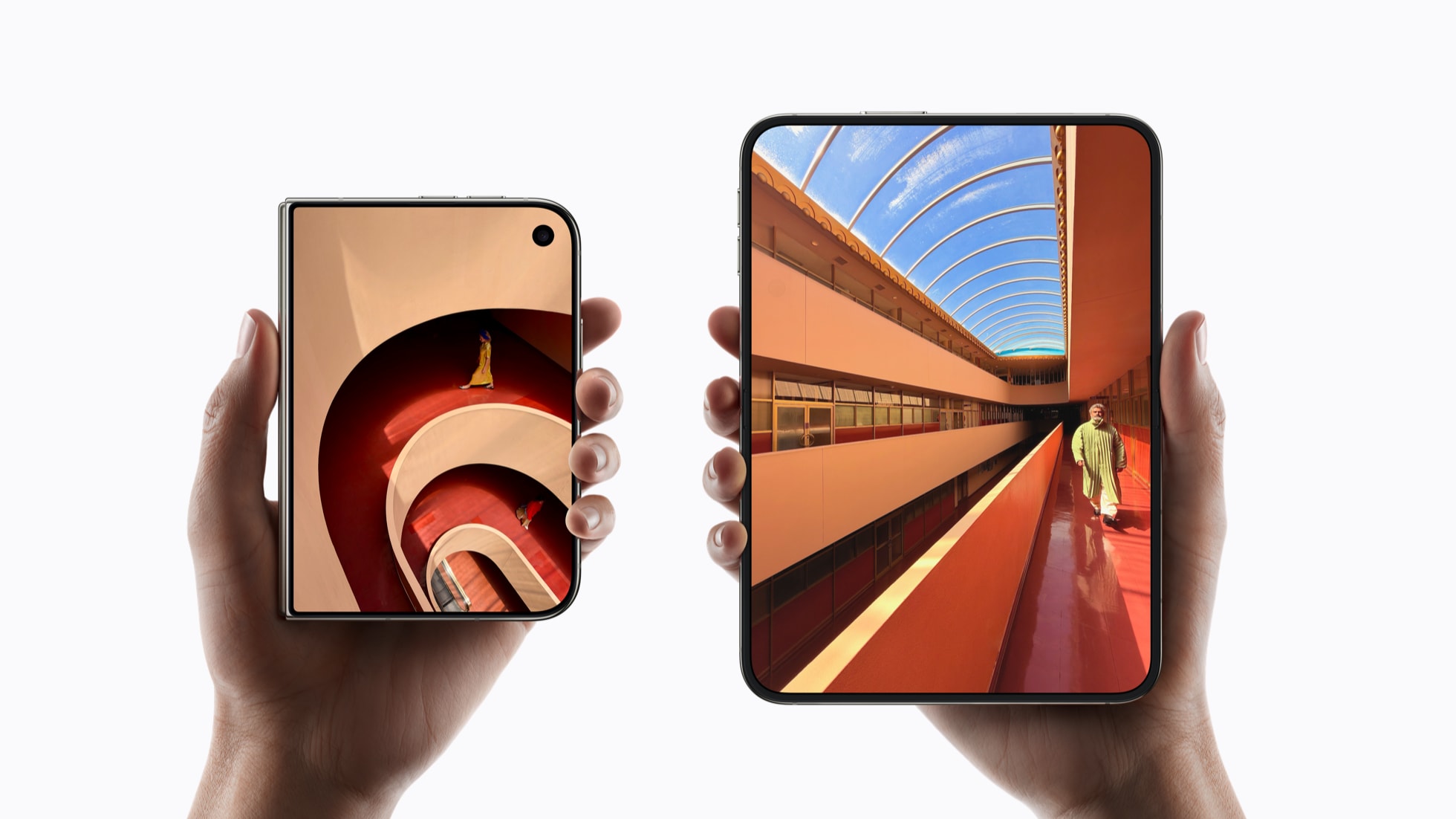 iPhone Duo aberto, com a tela interna dobrável