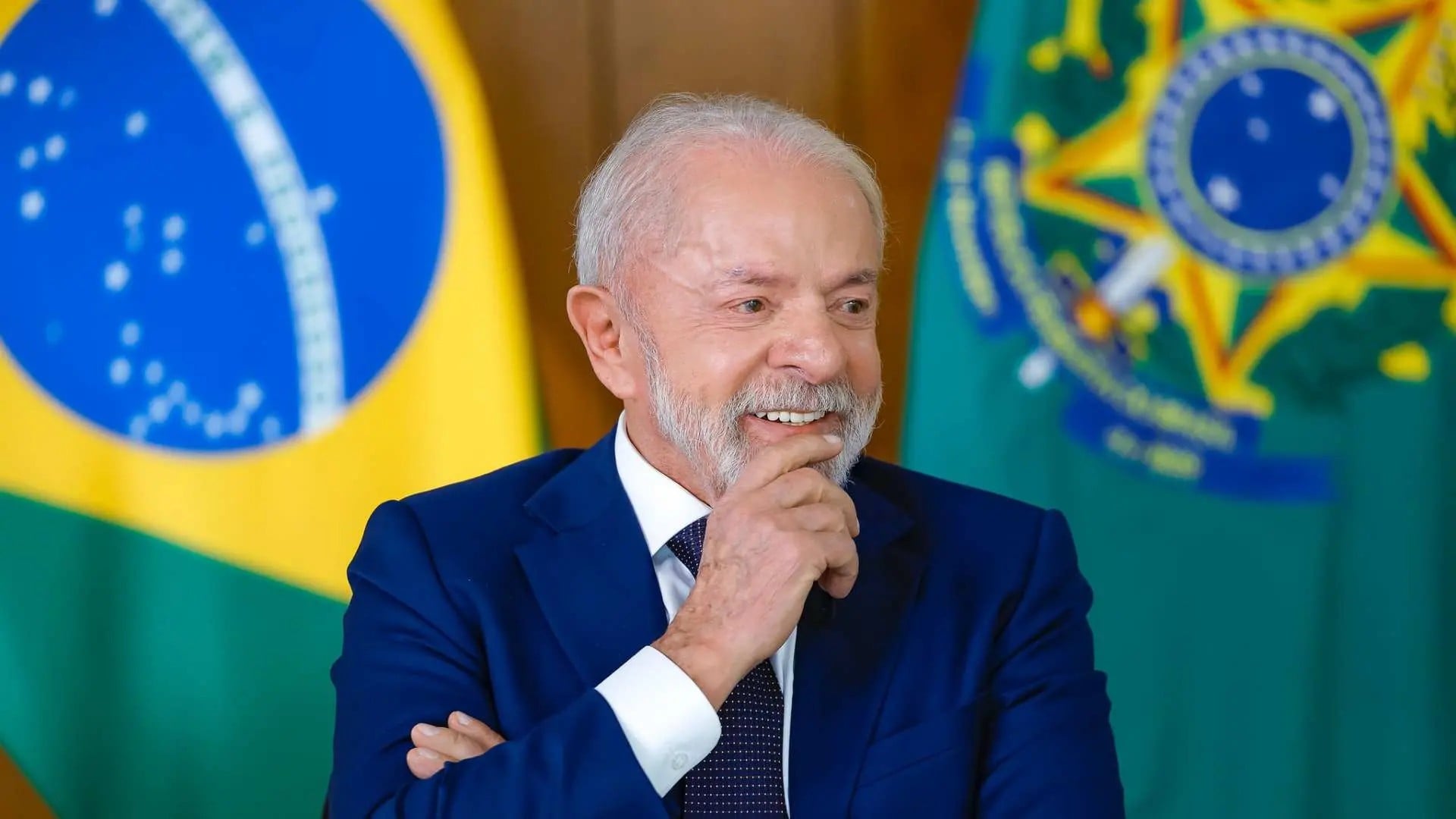 Lula sanciona o fim da taxa das blusinhas: compras internacionais de até US$ 50 ficam livres do imposto de importação