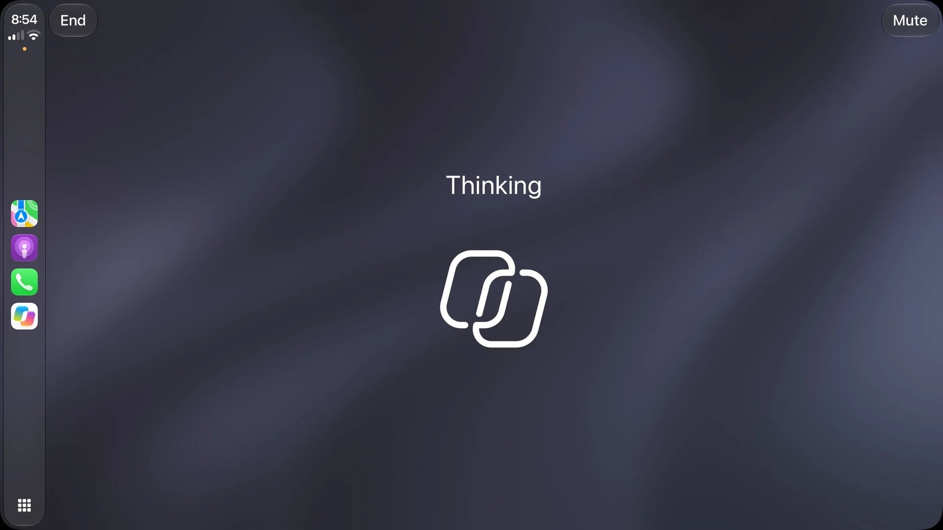 Tela do Copilot no CarPlay durante o processamento de um pedido por voz