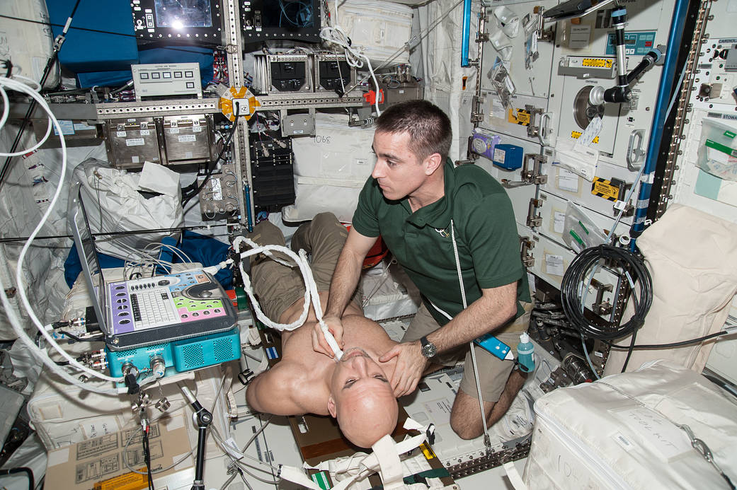 NASA e Red Hat criam médico com IA que funciona offline em missões espaciais