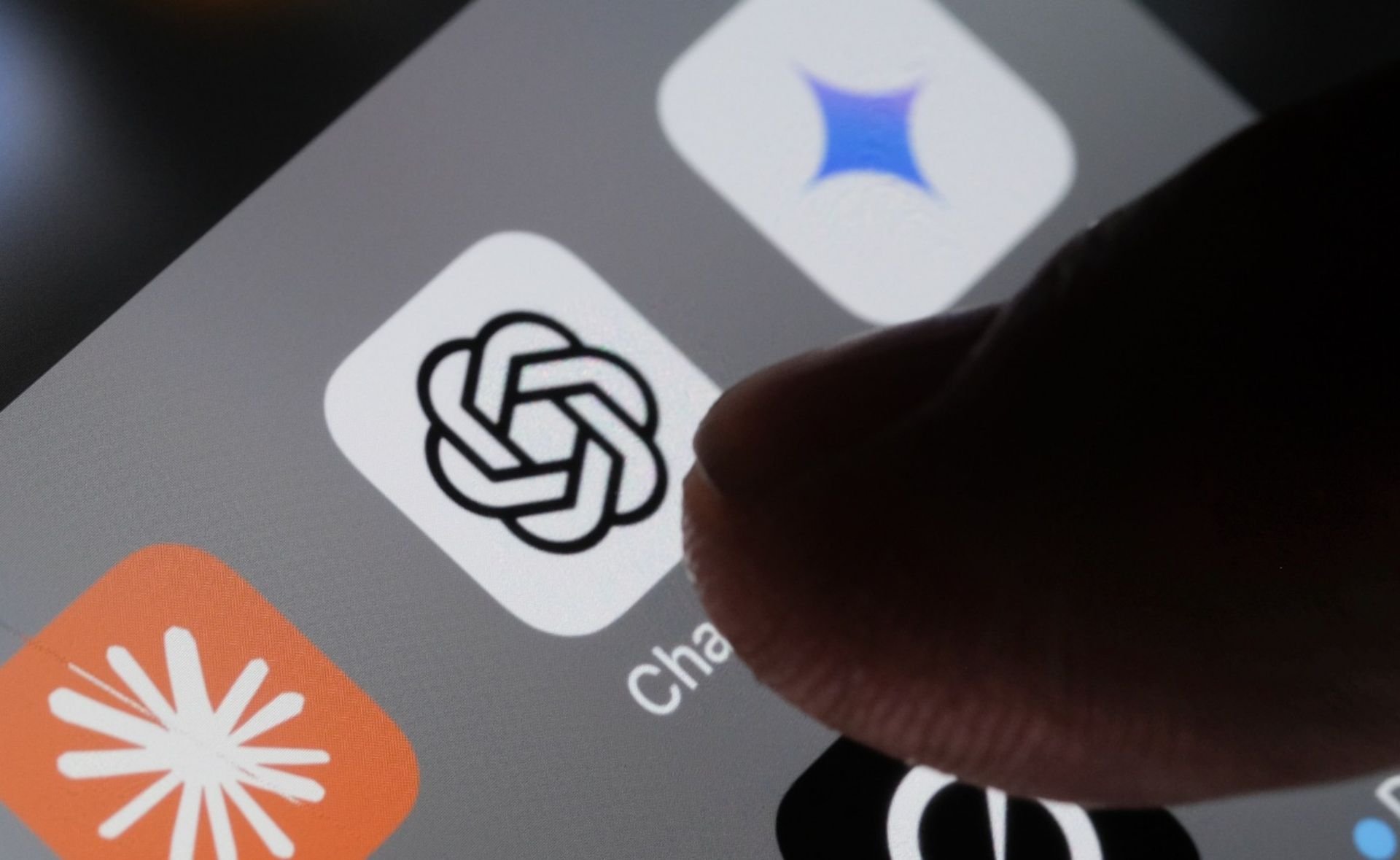OpenAI libera linha GPT-5.6 (Sol, Terra e Luna) sob supervisão do governo dos EUA