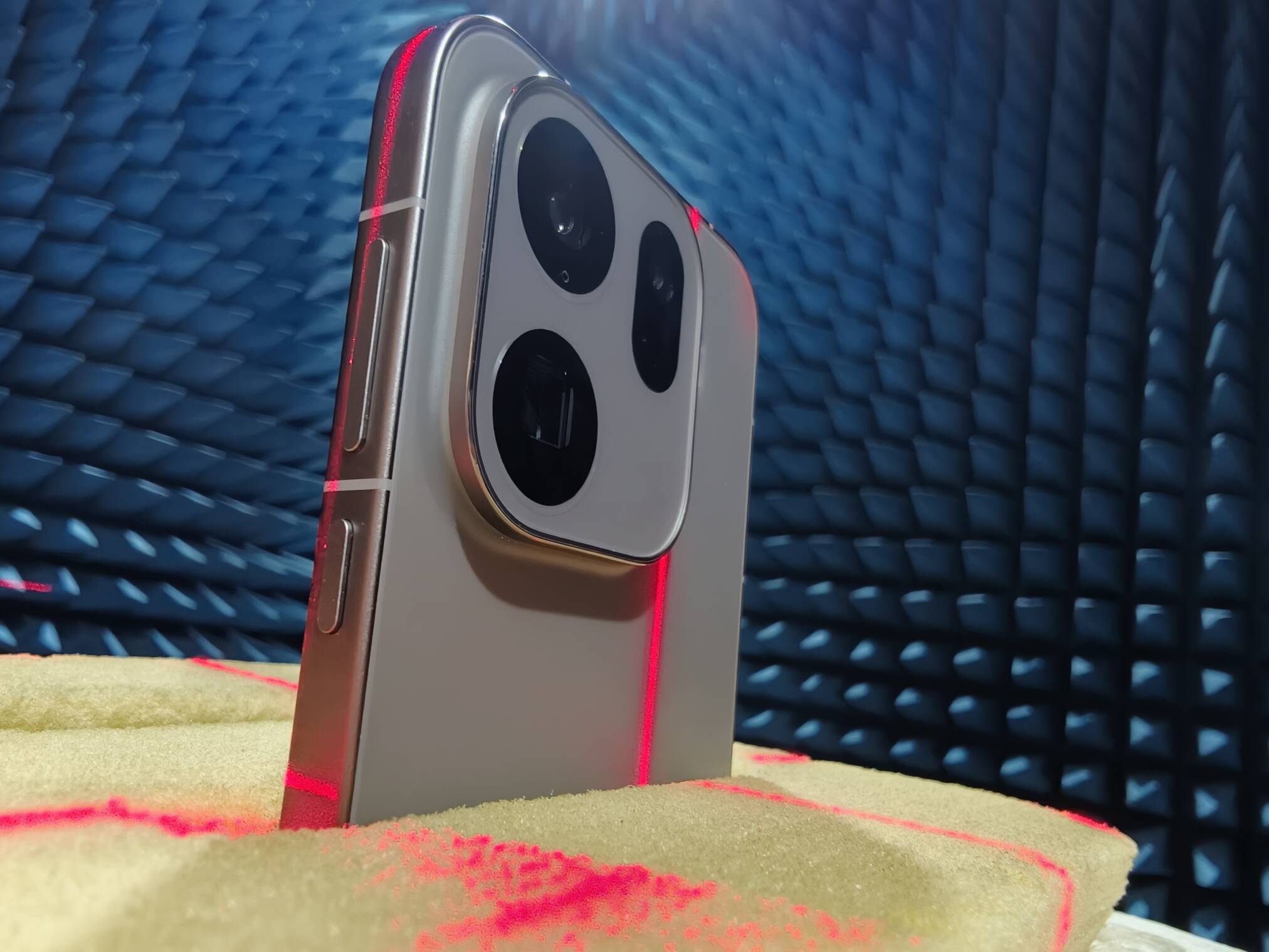 OPPO Find X10 Pro Max vaza com câmera de 200 MP e chip Dimensity 9600 de 2 nm