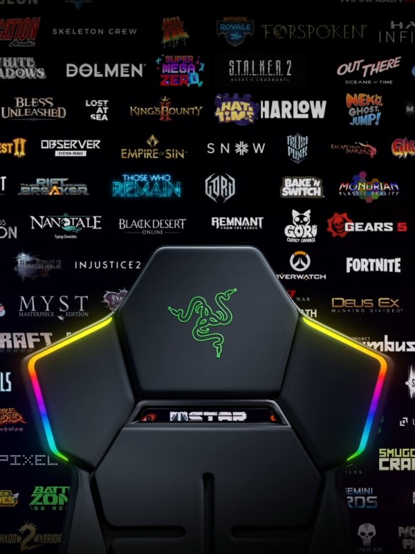 Detalhe da iluminação RGB no encosto de cabeça da Razer Soma Chroma