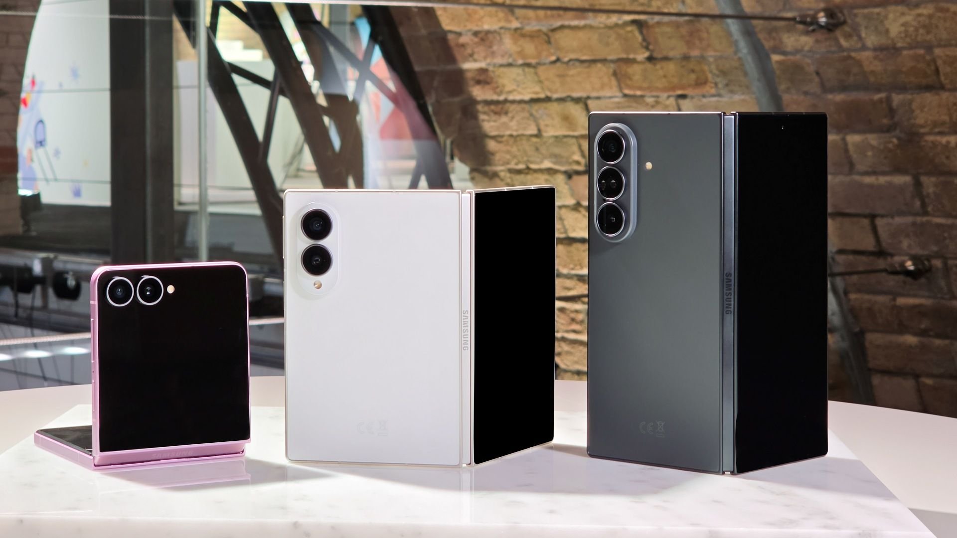 Galaxy Z Fold 8 e Galaxy Z Flip 8 lado a lado