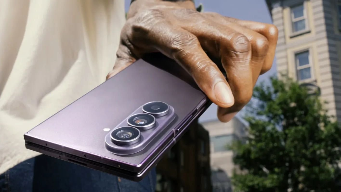 Galaxy Z Fold 8 Ultra, um dos primeiros aparelhos a sair de fábrica com a One UI 9