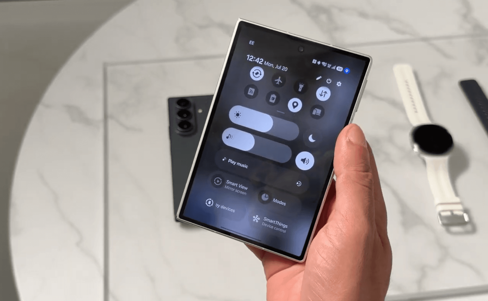 Interface da One UI 9 exibindo o novo painel de Configurações Rápidas
