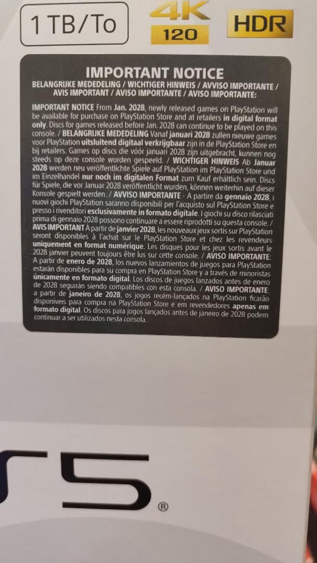 Etiqueta de aviso nas caixas do PlayStation 5 sobre o fim da mídia física