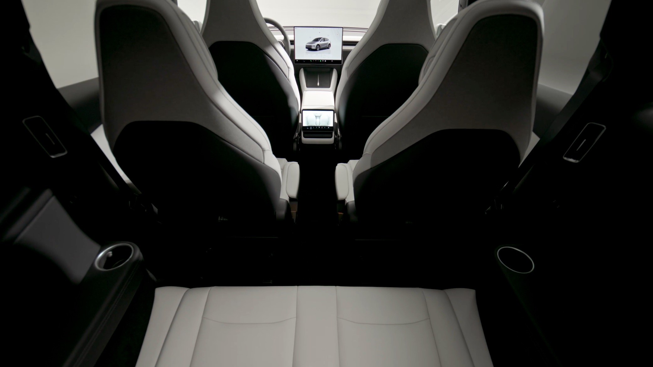 Interior e terceira fileira do Tesla Model Y L