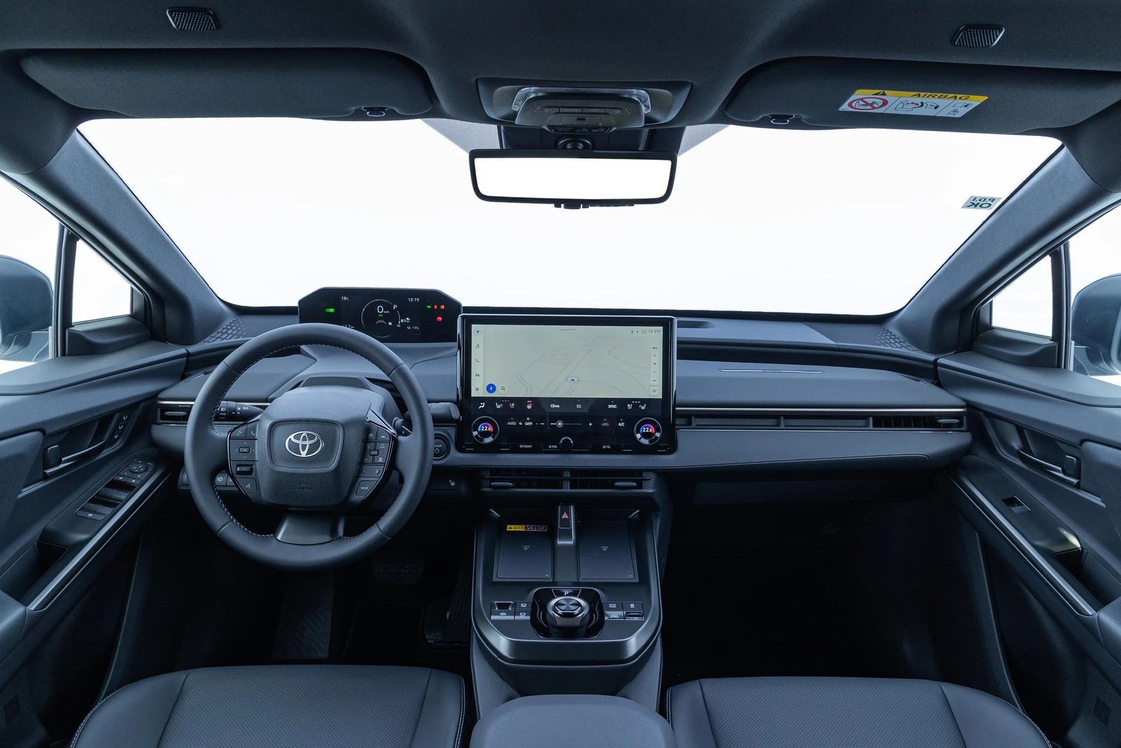 Toyota bZ4X chega ao Brasil por R$ 419.990 em lote de 99 unidades