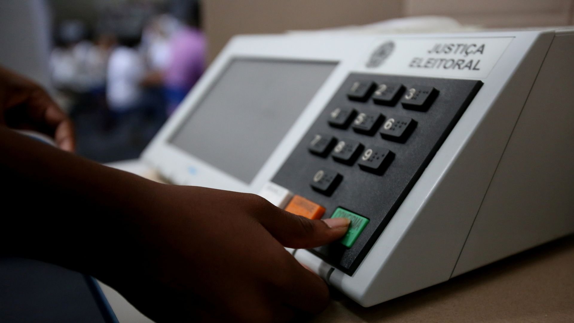 TSE fecha acordo com big techs e empresas de IA contra desinformação nas eleições