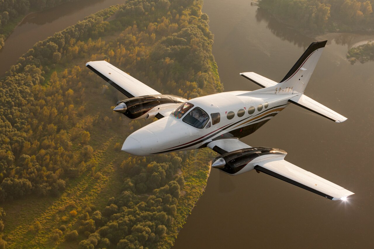 Avião Cessna 421, modelo semelhante ao envolvido no acidente