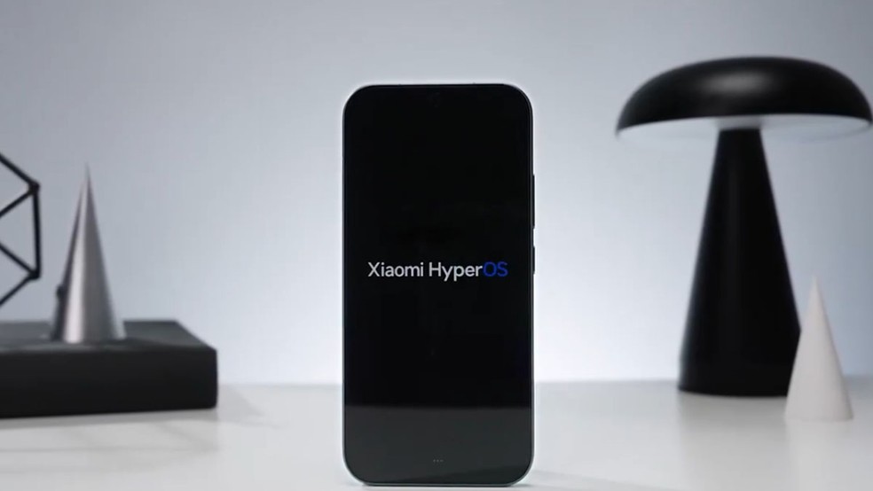HyperOS 4 da Xiaomi vaza com AI Island e visual translúcido do Android 17